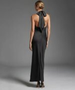 Elegant Black Halter Neck Maxi Dress – Sleek Minimalist Evening Gown - 图片 14