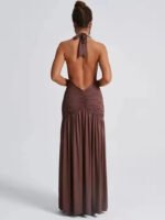 Elegant Deep Plunge Halter Maxi Dress with Ruched Waist & Thigh-High Slit - 图片 3