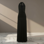Elegant Deep Plunge Halter Maxi Dress with Ruched Waist & Thigh-High Slit - 图片 10
