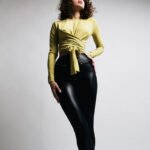 Black High Waist Faux Leather Leggings | Sculpting Stretch Women’s Pants - 图片 4