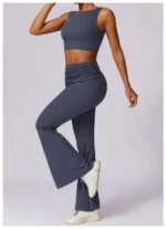 High-Waisted Flared Active Pants with Sculpting Fit – Neutral Beige - 图片 3