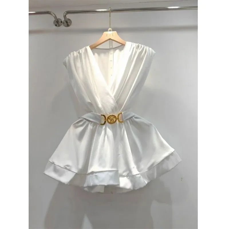 S18afce422c304a12a3fe2e726e52bee7B Luxury White Satin Wrap Mini Dress with Gold Belt – Elegant V-Neck Layered Skirt Evening Party Dress - 图片 1