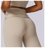 High-Waisted Flared Active Pants with Sculpting Fit – Neutral Beige - 图片 28