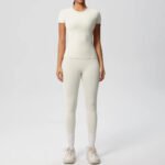 Luxury Seamless Pink Two-Piece Activewear Set – Short Sleeve Top & High-Waist Leggings Gym Outfit - 图片 13