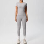Luxury Seamless Pink Two-Piece Activewear Set – Short Sleeve Top & High-Waist Leggings Gym Outfit - 图片 20