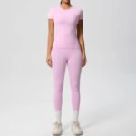 Luxury Seamless Pink Two-Piece Activewear Set – Short Sleeve Top & High-Waist Leggings Gym Outfit - 图片 8