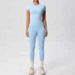 Luxury Seamless Pink Two-Piece Activewear Set – Short Sleeve Top & High-Waist Leggings Gym Outfit - 图片 12