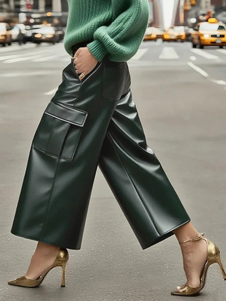 S9ec58ac8715649469937fddcbe5e2dffx Luxury Forest Green PU Leather Wide-Leg Cargo Pants – High-Waist Cropped Vegan Leather Trousers for Women - 图片 1