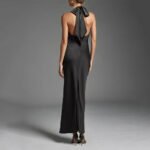 Elegant Black Halter Neck Maxi Dress – Sleek Minimalist Evening Gown - 图片 2