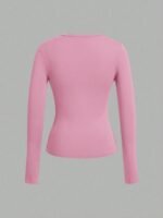 Long-Sleeve V-Neck Fitted Top – Soft Stretch Everyday Essential - 图片 6